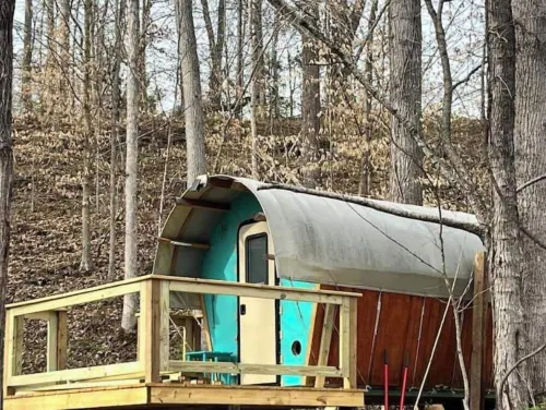 Jewel’s Covered Wagon Hotels in Whitley County