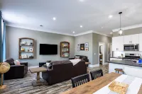 Historic 2-bedroom apartment with WiFi, AC in charming Batesville