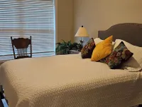 Emerald Isle,  Family vacation home, walk to beach and sound with in ground pool