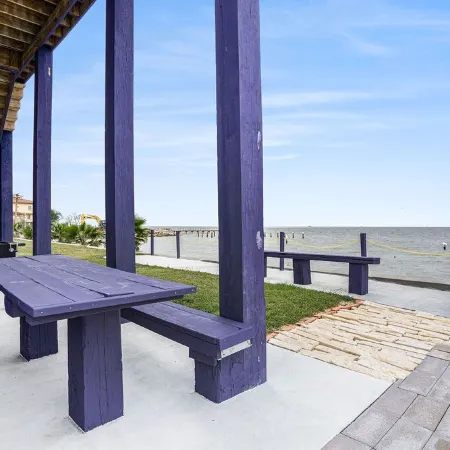 Amazing Waterfront Views of Kemah Boardwalk 3B3B
