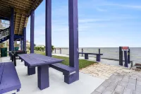 Amazing Waterfront Views of Kemah Boardwalk 3B3B Hotels in Seabrook