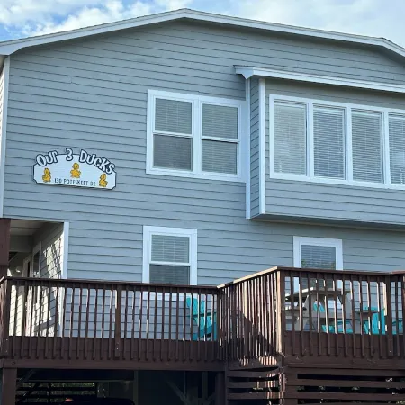 Updated, cozy cottage in Duck – 4 bedrooms, in town & oceanside w/ views!