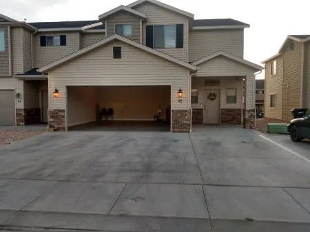 Cozy Townhome right off N. Main in Cedar City, UT