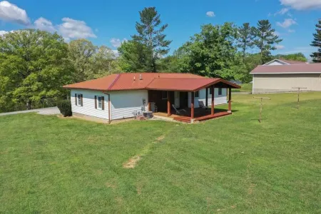 Cozy and comfy Golf Course Cottage