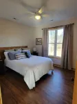 New cabin- access to horse trails, Pilot Mtn & Hanging Rock St. Pks - 3-Star