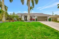 Remodeled Beach Retreat - Heated Pool,  Bikes, Mile to Beach and Atlantic Avenue