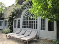 Beautiful Family Home Nestled In The Heart Of Sagaponack