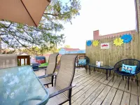 Wowza! Hot Tub, Theater Room + Stock Tank Pool 15 Minutes To Hershey Attractions