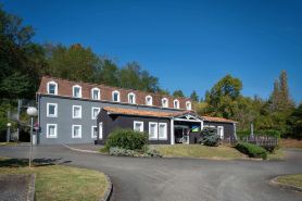 โรงแรมชัวร์ โดย เบสท์ เวสเทิร์น ซาร์ลา-ลา-คาเนดา