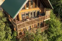 "Mama Bear", Mtn Views, Hot Tub, Fireplace, Private Theater & Community Pool