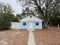 Cozy Cottage - King Bed - Close to Beaches - Dog Friendly - Firepit -  Backporch