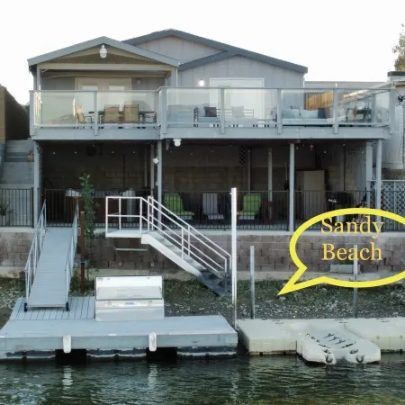 Glass deck, dogs, sandy beach, private dock