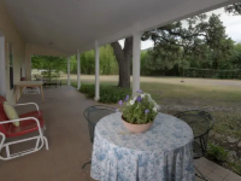 PeachTree Cottage near Lost Maples 班德拉縣酒店