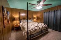 Five Minutes from Crater Lake National Park Hotels near Crater Lake National Park
