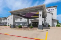 Spark by Hilton Mansfield - 2-Sterne