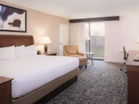 DoubleTree by Hilton Hotel Syracuse Hotels in DeWitt