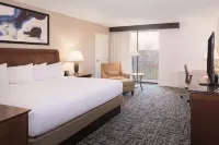 DoubleTree by Hilton Hotel Syracuse Hotels in De Witt