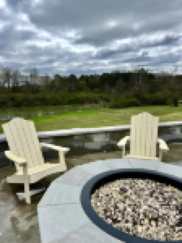 Crawford's Lookout a.k.a-CLO ~ Private RiverFront ~ Outdoor Entertainment Patio