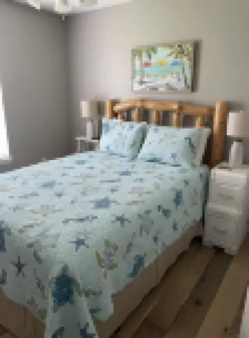 5 Bedroom/3 Bath Emerald Coast Beach Cottage in gated resort community