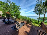 KINGSVIEW - Private Lakefront Acreage-Magnificent Lakeview-4200 Sq Ft Luxury!!!!