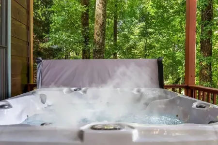 Mountain Top Cabin with Big Views, a Relaxing Hot Tub and 2 Gas Fireplaces.