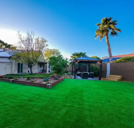 Cute house, big private shaded yard, cul-de-sac, close to ALL entertainment! Отели рядом с достопримечательностью «The Legend at Arrowhead»