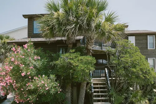 Newly remodeled condo on Wrightsville Beach steps away from the ocean!