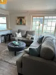 15 Minute walk to BYU!! Updated 2 Bed 1 Bath home with all you need. 프로보 호텔