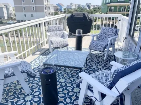 DISCOUNTED!! PARTIAL OCEANFRONT .1 MIN WALK TO BEACH-boardwalk Hottub and Pool