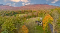 Dragonfly Cottage -Luxurious Mountain View A-Frame -quiet street close to town. - Chalets