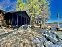 Harold's Camp: The cutest waterfront right on Lake Winnipesaukee ⚓️