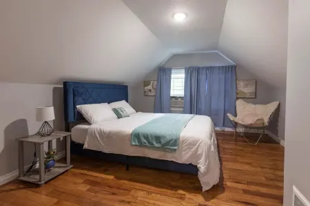 Modern & Cozy Cape | 4 Bedroom House | Central Location