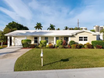 Perfect Island Retreat! - Steps to beach- Hot Tub! Hotel in zona Peanut Island