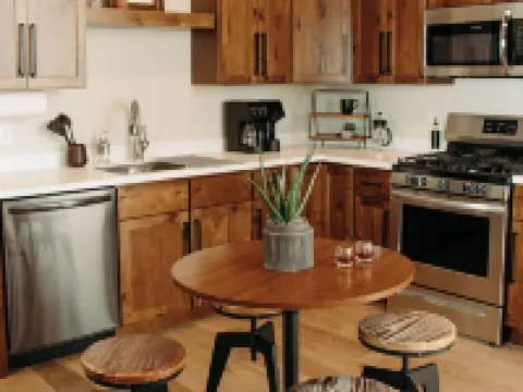 The Aaron is a charming 2-bedroom/ 2 bathroom apartment. Hotels in Grayson County