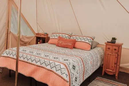 Private Glamping Site at Family-Run Farm, Blind Buck Valley Farmstead