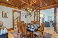 Luxury 2 Bedroom 1.5 Bath Town Home/ Walk to Elmwood/ Garage/ EV Charger/ AC