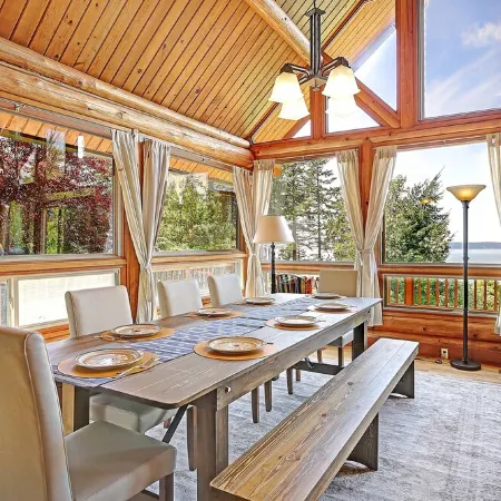 Large Log Cabin-Ocean View/Beach/BBQ/Games/EV/Pets