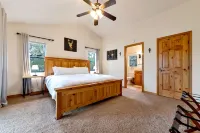 Built for large groups with luxury accommodations - An at home feel for everyone Hotels near Meteor Crater Natural Landmark