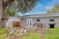 3 BD Cozy Home in Riverview - Huge yard, PET FRIENDLY Hotels near The Crossing Church | Tampa