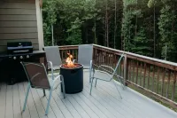 Whole home on 5 acres. Minutes from vineyards, SNP, and CHO airport. 30 min UVA