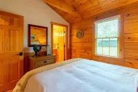 Cozy 2-Bedroom Cabin - 10 Minutes to Camden!