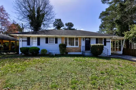 Lovely Modern 3 Bedroom bungalow l 3 King size beds