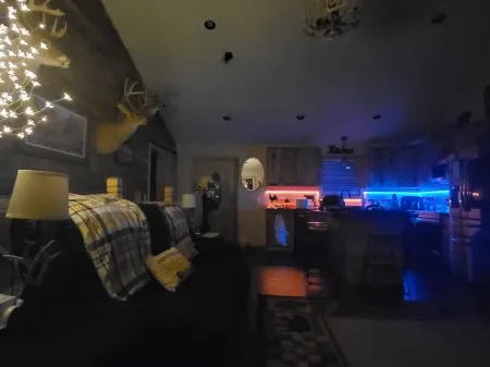 Fiddlers Cabin Отели рядом с достопримечательностью «Нью Ривер трейл Стейт Парк, Клиффвью Аксесс»