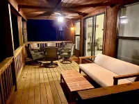 Whole House on a Quiet Cove, Lake of the Ozarks, Family Owned and Operated.