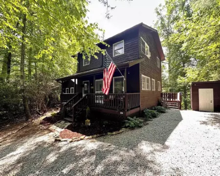 Serene Linville Gorge Cabin Escape โรงแรมในMcDowell County