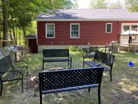 Swift River waterfront fully renovated family and dog friendly home in Tamworth