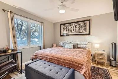 Condo Near Downtown Boulder! /Shops /Bars /Trails