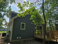 Newly Constructed Home with Lake Access, Golf and all Canandian Lakes Amenities Hotels in Mecosta County