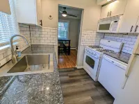 Private Deck & New Park! Summer Fun in Royal Oak