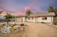 New Property! The Barberry Oasis w/ in-ground pool, separate spa & a game room! Hotels near Hi-Desert Nature Museum